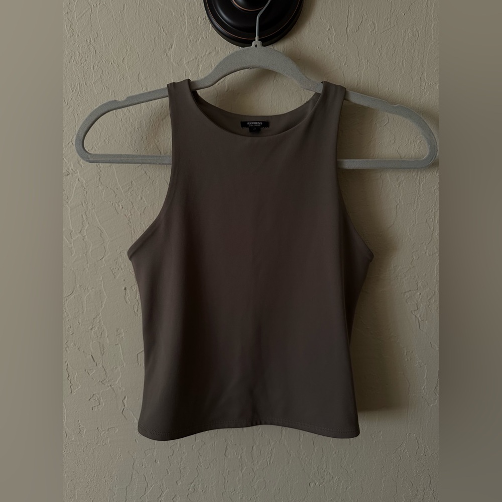 Express body contour tank
